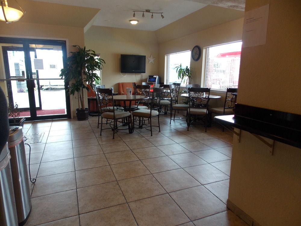 Econo Lodge Inn & Suites Downtown San Antonio Bagian luar foto