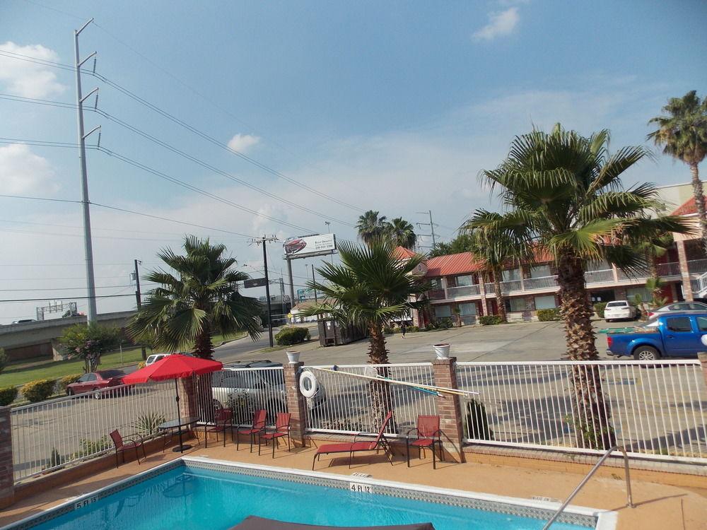 Econo Lodge Inn & Suites Downtown San Antonio Bagian luar foto