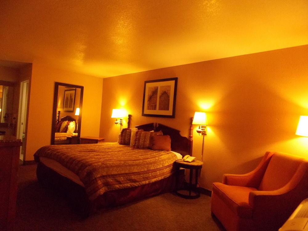 Econo Lodge Inn & Suites Downtown San Antonio Bagian luar foto