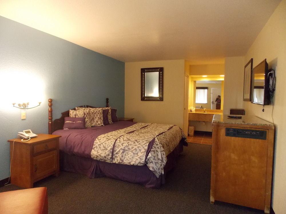 Econo Lodge Inn & Suites Downtown San Antonio Bagian luar foto