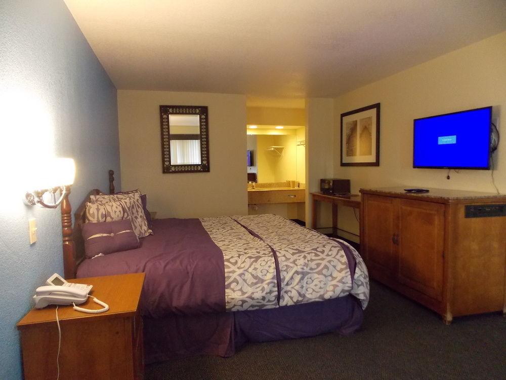Econo Lodge Inn & Suites Downtown San Antonio Bagian luar foto