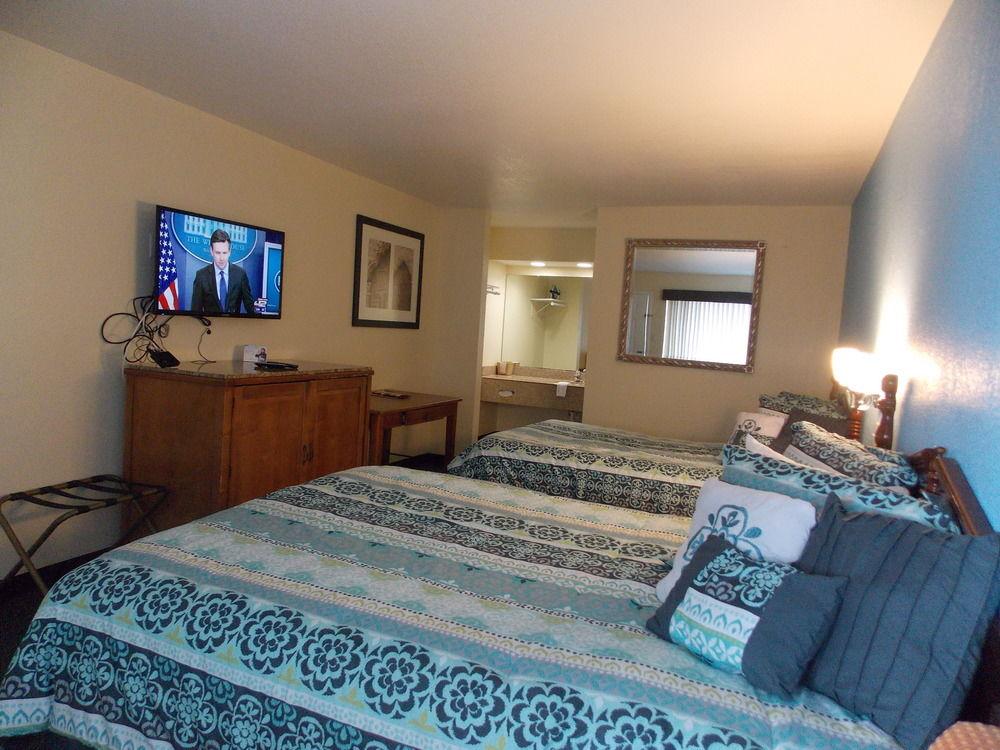 Econo Lodge Inn & Suites Downtown San Antonio Bagian luar foto