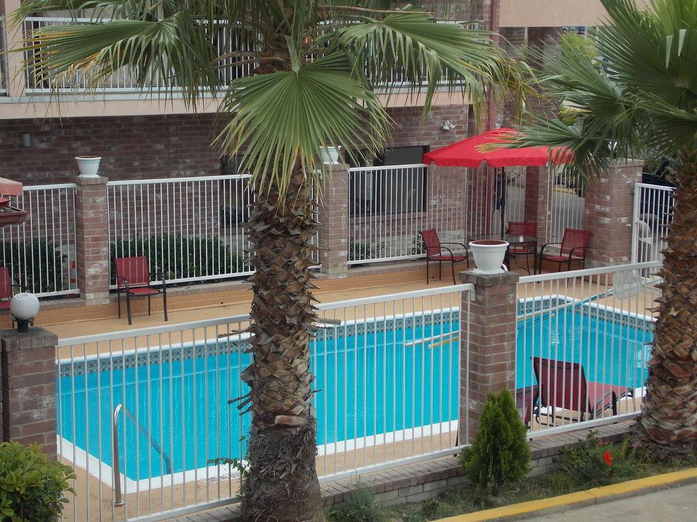 Econo Lodge Inn & Suites Downtown San Antonio Bagian luar foto