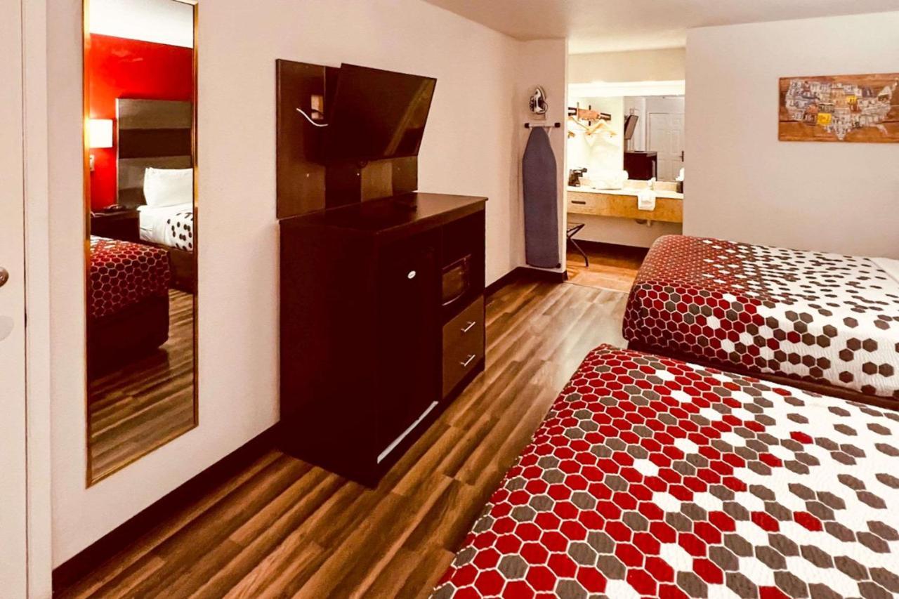 Econo Lodge Inn & Suites Downtown San Antonio Bagian luar foto