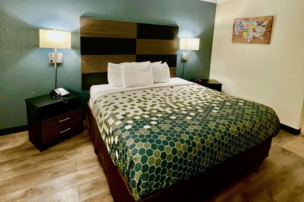 Econo Lodge Inn & Suites Downtown San Antonio Bagian luar foto